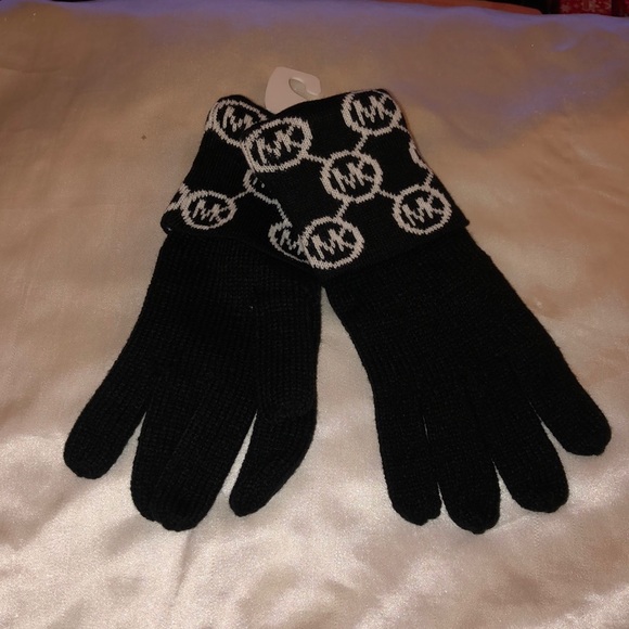 Michael Kors Black Cream Knit Gloves With Fold Over Cuff With MK Logo NWT - Picture 5 of 15